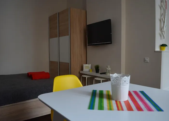 Апартаменты Sunny In The Center Of