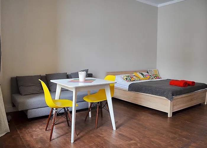 Sunny In The Center Of דירה